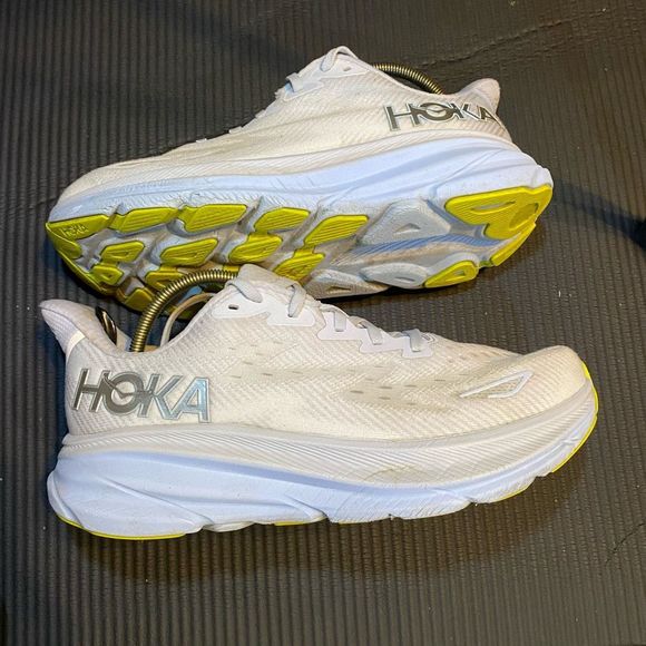 HOKA ONE ONE CLIFTON 9 - Women’s Running Shoes - SIZE 8.5B - Picture 8 of 11